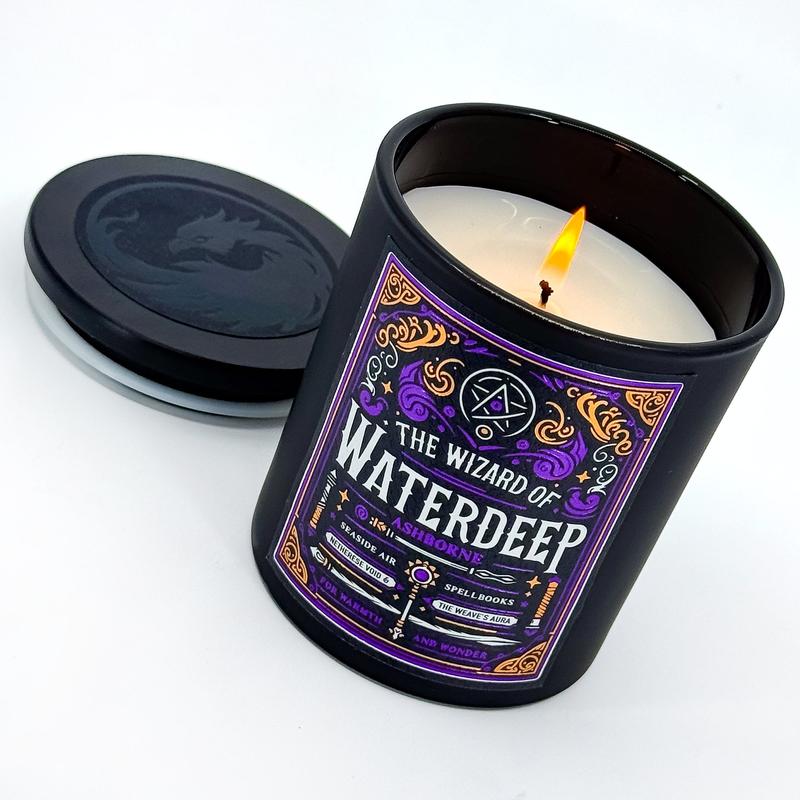 The Wizard of Waterdeep - 8oz Scented Candle - Seaside Air, Spellbooks, Enchanted Oak, Lavender - Natural Coconut Wax - 35 h Burn Time - Premium Foil Label - Gaming Aroma Decor