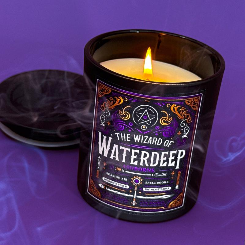 The Wizard of Waterdeep - 8oz Scented Candle - Seaside Air, Spellbooks, Enchanted Oak, Lavender - Natural Coconut Wax - 35 h Burn Time - Premium Foil Label - Gaming Aroma Decor