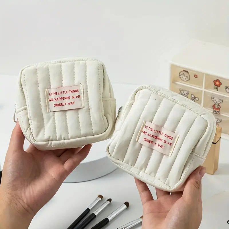 Portable Sanitary Napkin Storage Bag, 1 Count Lightweight Multi-grid Handheld Storage Bag, Zipper Storage Bag for Home & Travel