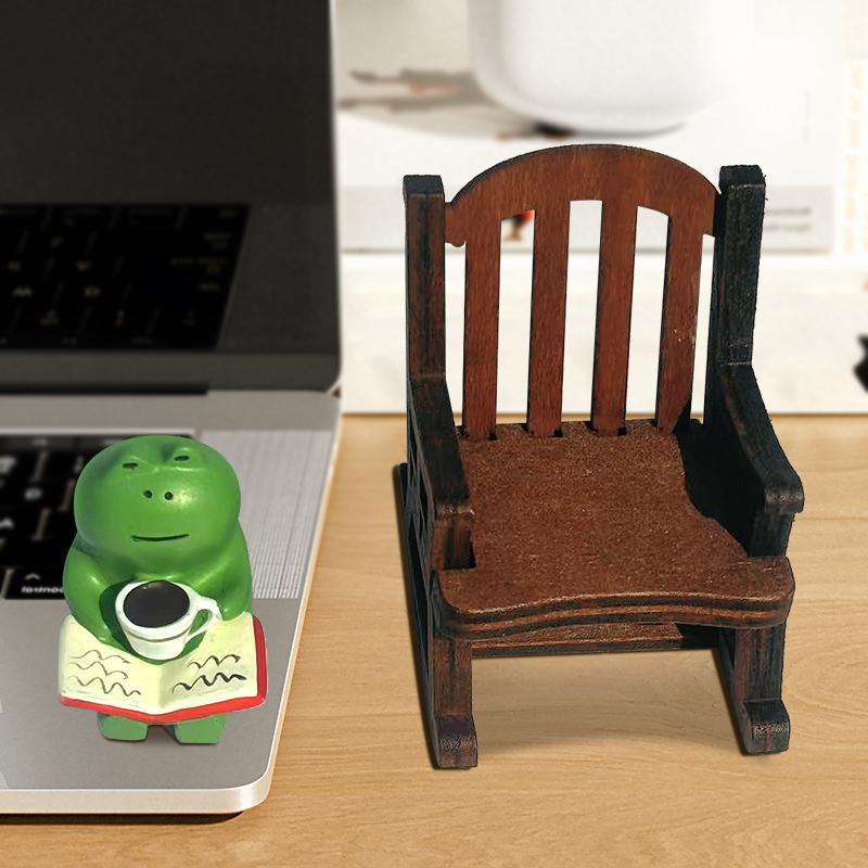 Frog Sitting on Chair Design Resin Ornament, Mini Cute Creative Desk Decoration, Desk Decoration for Home Office