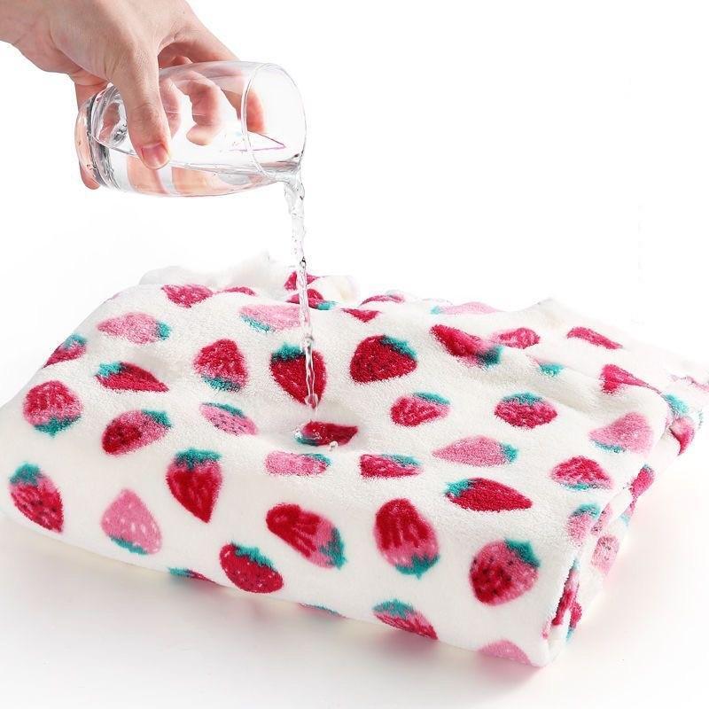 Strawberry Print Bath Towel, Soft Absorbent Quick-drying Bath Towel, Bathroom Supplies, Bath Towel for Home, Travel, Spa, Hotel