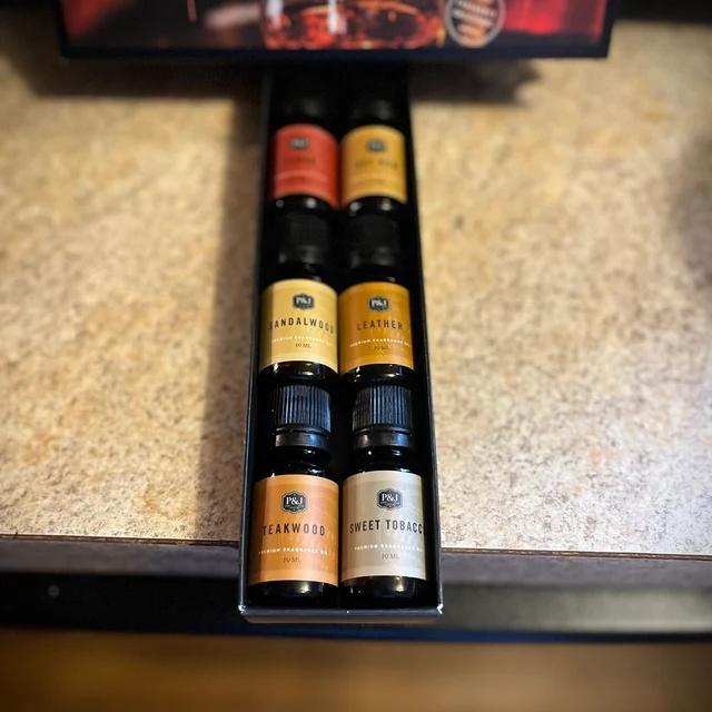 P&J Trading Gentlemen's Set of 6 Fragrance Oils - Leather,  Teakwood, Bay Rum, Cedar, Sandalwood