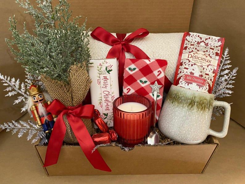 Christmas Gift Box for Her, Holiday Box For Daughter, Christmas Best Friend Gift, Christmas Box For Daughter, Mini Christmas Tree Gift Box