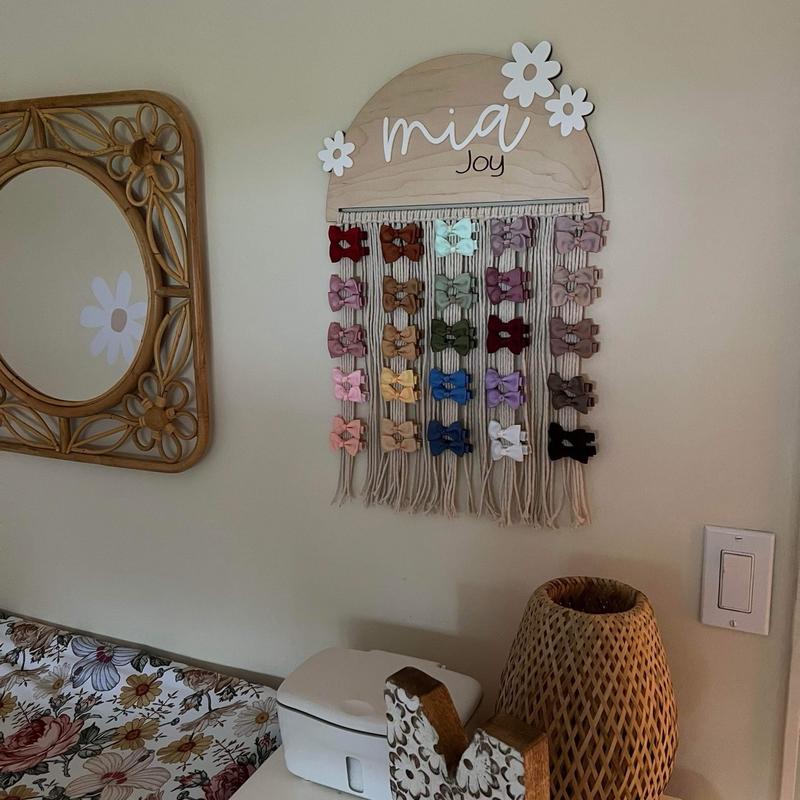 Daisy macrame bow holder