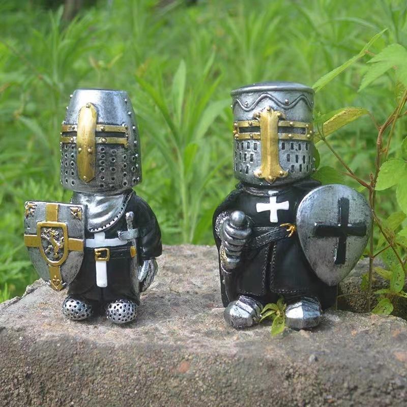 Medieval Guard Knight Design Resin Ornament, 1 Count Creative Knight Themed Resin Statue, Desktop Decoration for Office Home