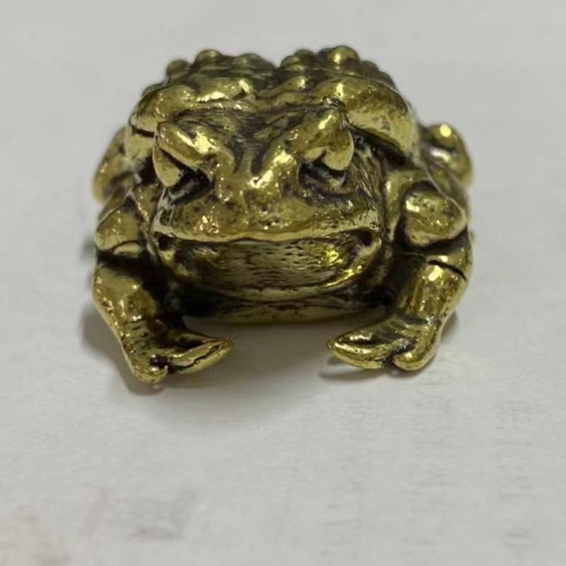 Vintage Frog Design Figurine, Mini Creative Desktop Decoration, Table Ornament for Living Room Bedroom Office, Home Decor