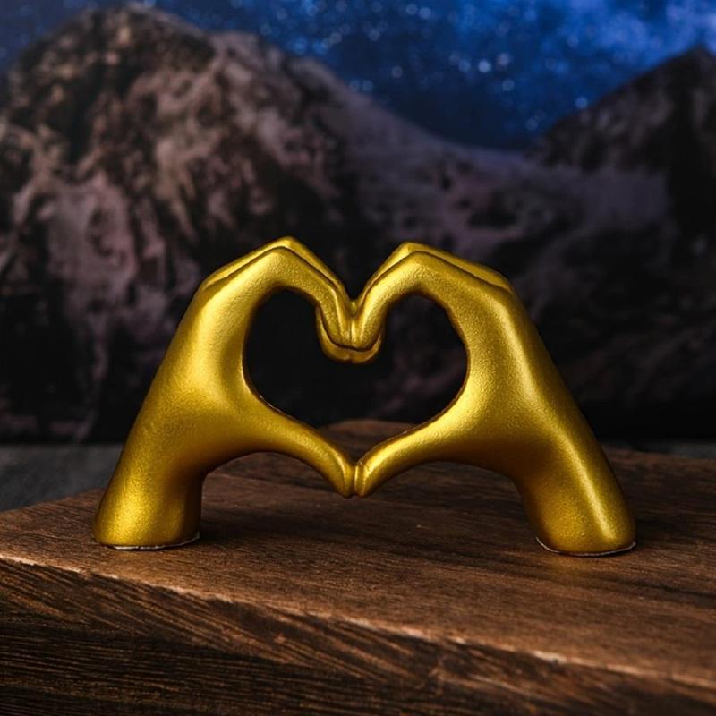 Hand Shaped Resin Ornament, 1 Count Modern Heart Shaped Statue, Home Decor for Living Room, Bookshelf, Desktop, Wedding, Party