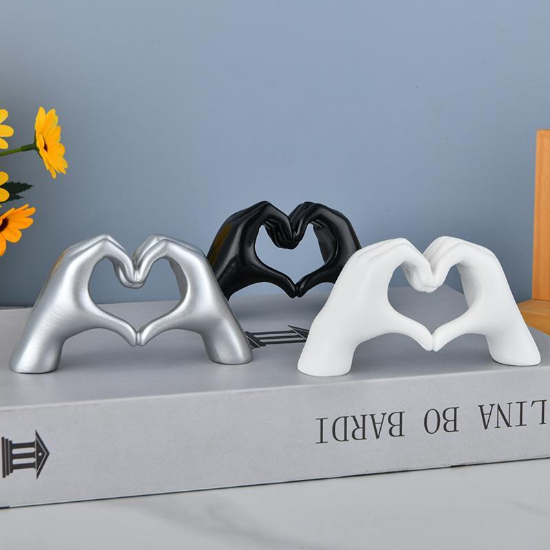 Hand Shaped Resin Ornament, 1 Count Modern Heart Shaped Statue, Home Decor for Living Room, Bookshelf, Desktop, Wedding, Party