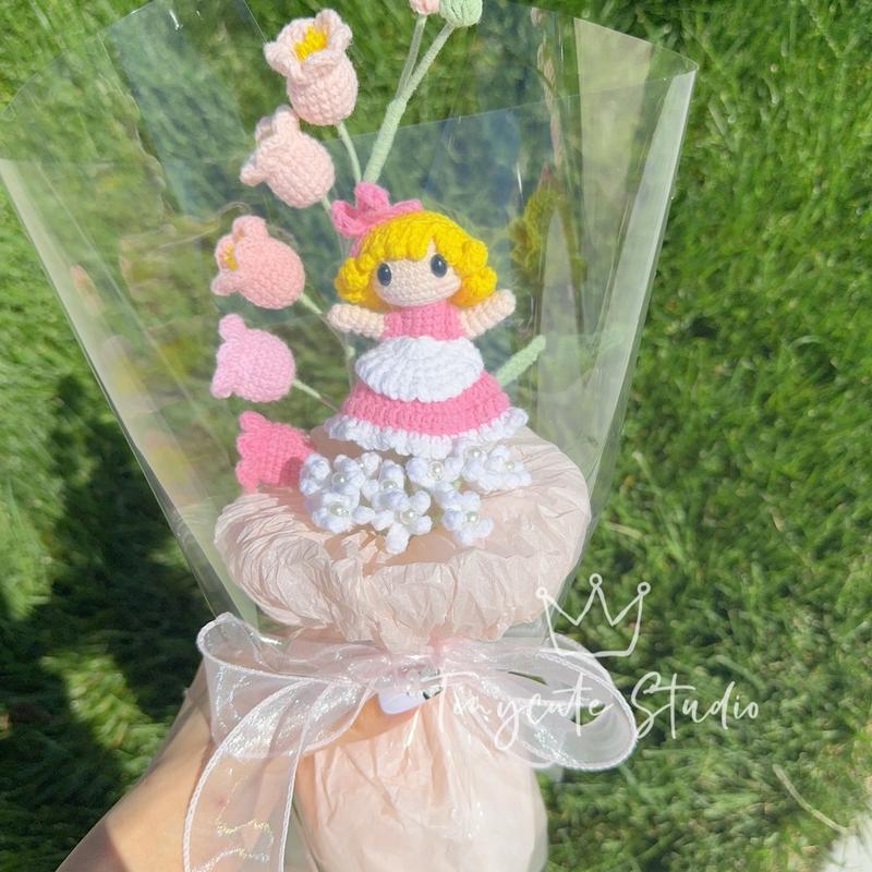 Crochet handmade unquie bouquet  pink series bouquet  girls bouquet  flowers sunflowers  unquie   Decorative  creative  birthday gift Easter  mothers day  valentinesday  graduation  bunny pretty bouquet