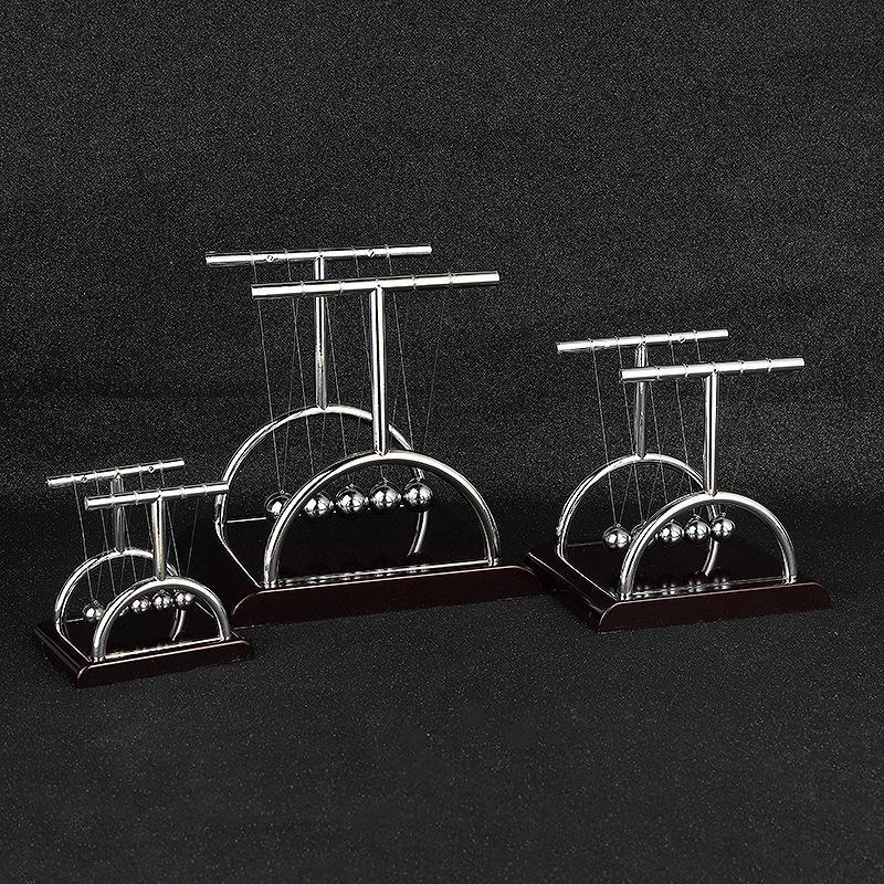 Newton's Cradle Desk Decoration, 1 Count Stress Relief Desktop Ornament, Creative Desk Decor for Home Study Room Office School