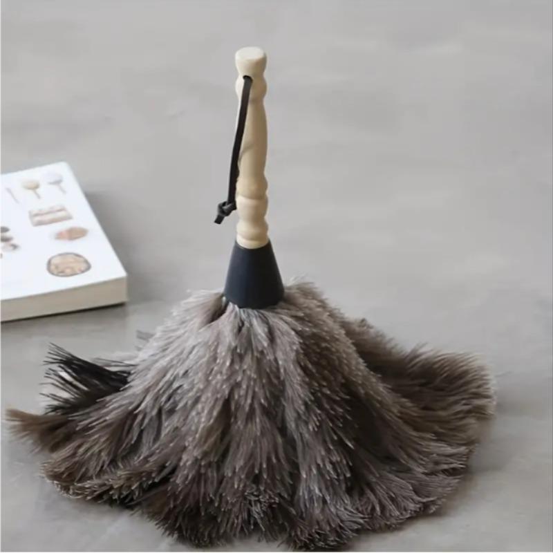 Feather Duster, 1 Count Handheld Dust Brush with Wooden Handle, Portable Dust Brush, Household Cleaning Tool for Home Kitchen Car Office