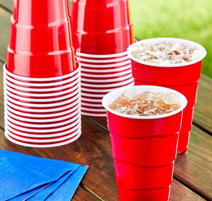 Red Everyday Disposable Plastic Party Cups, 18 oz, 100 Count - Perfect for Parties - Cookware