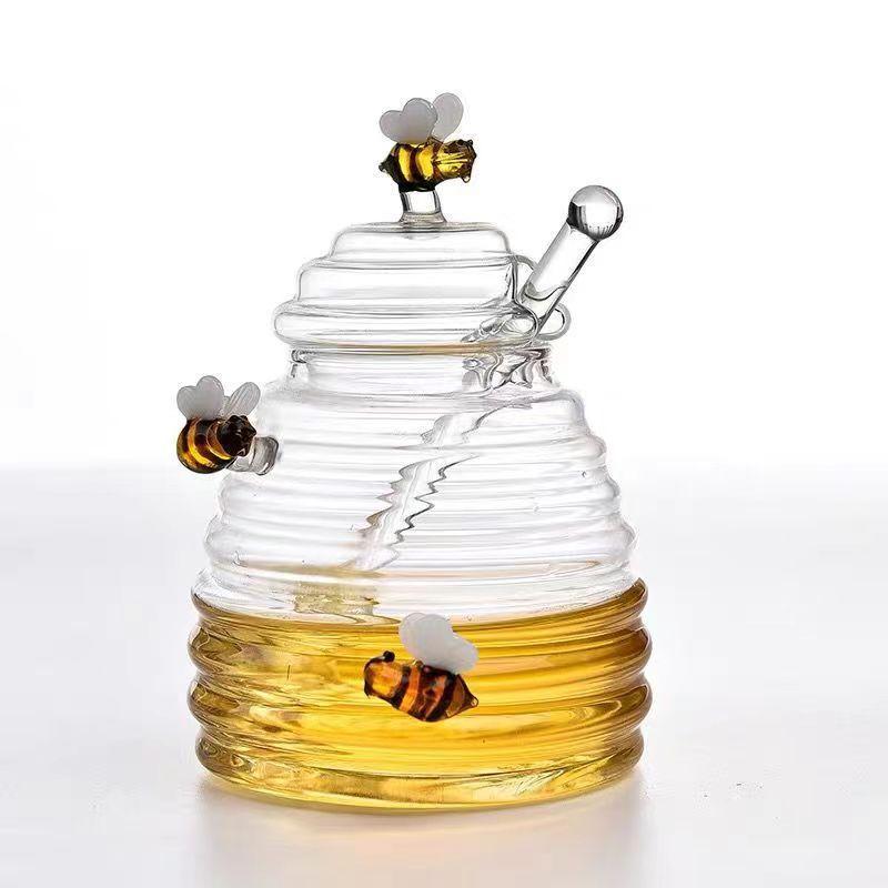 Honey Jar with Lid & Stirring Stick, 1 Count Glass Honey Pot with Bee Design Ornament, Honey Container for Home Kitchen Dining Room