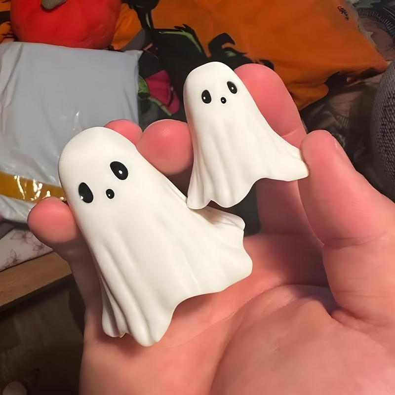 Cute Ghost Figurine - Spooky Resin Ghost Statue, Cute Ghost Decor for Home Decorations, Porch and Indoor Spooky Home Decor Ornaments