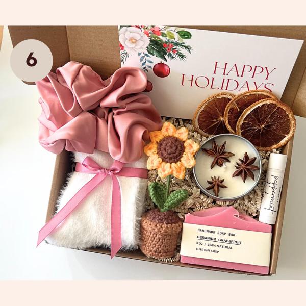 Holiday Gift Box | Christmas Gift for Her | Christmas Gift Idea | Sending a Hug | Hygge Gift | Gifts for Her for Any Occasion