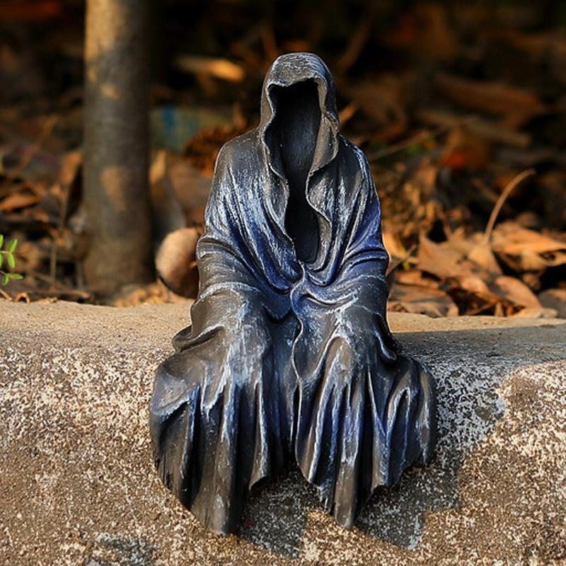 Mysterious Hooded Figure Design Resin Ornament, Gothic Style Desktop Decoration, Home Decor for Living Room Bedroom Garden Party