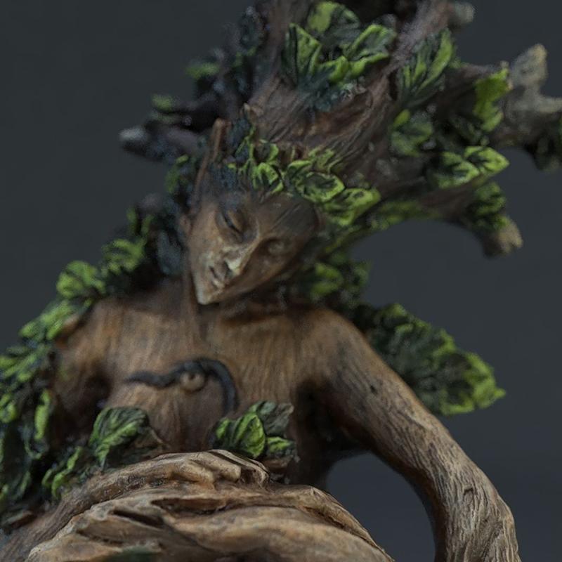 Forest Goddess Statue Nature Queen Resin Sculpture Creative Desktop Ornaments Garden Decoration Simulation Figure Artifact