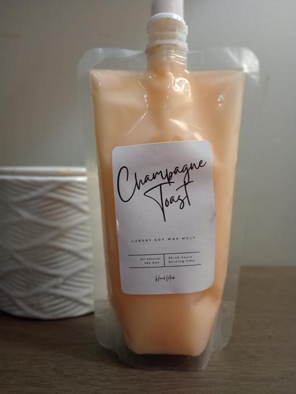 8oz Squeezable Wax Melt scented as Champagne Toast